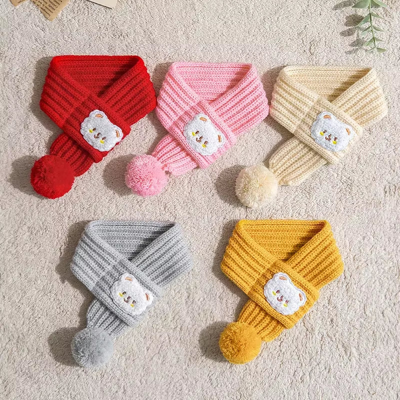 SnugTail Knit Scarf – Festive Warmth & Style for Cats and Dogs